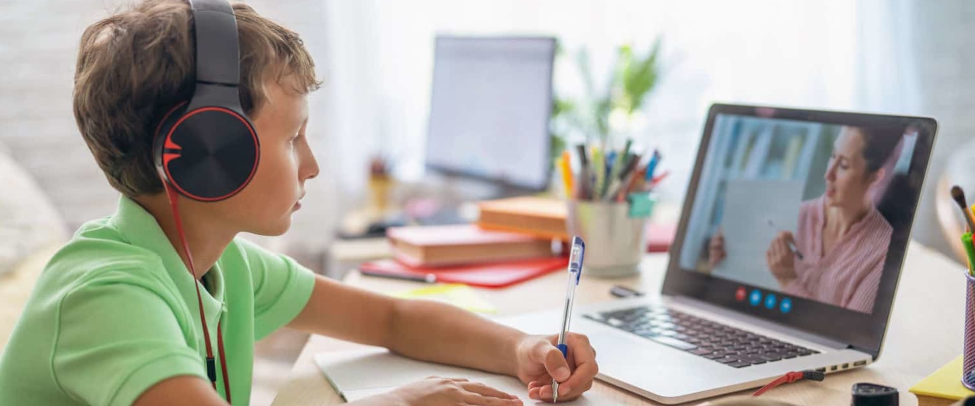 How to Use Video Conferencing Tools for Online Tutoring