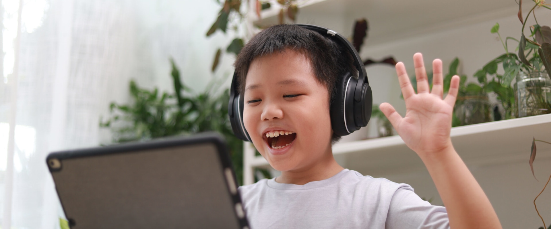 The Benefits of In-Person Tutoring: Why it's the Best Option for Students in London